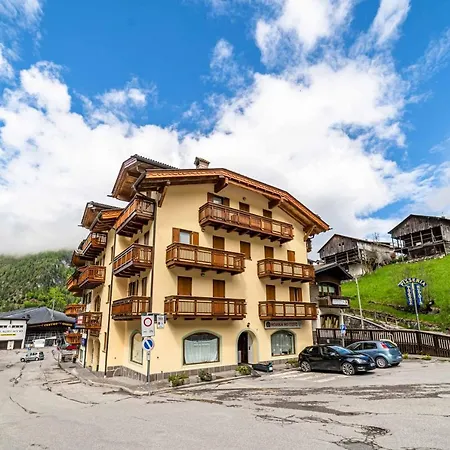Dolomiti Apartment *